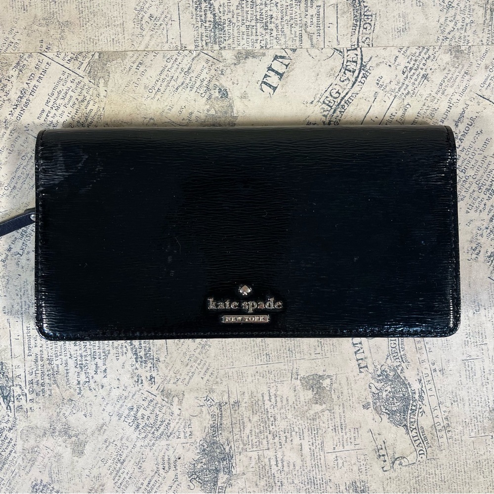 Kate Spade New York Black Patent Leather Bifold Wallet Snap Closure Designer